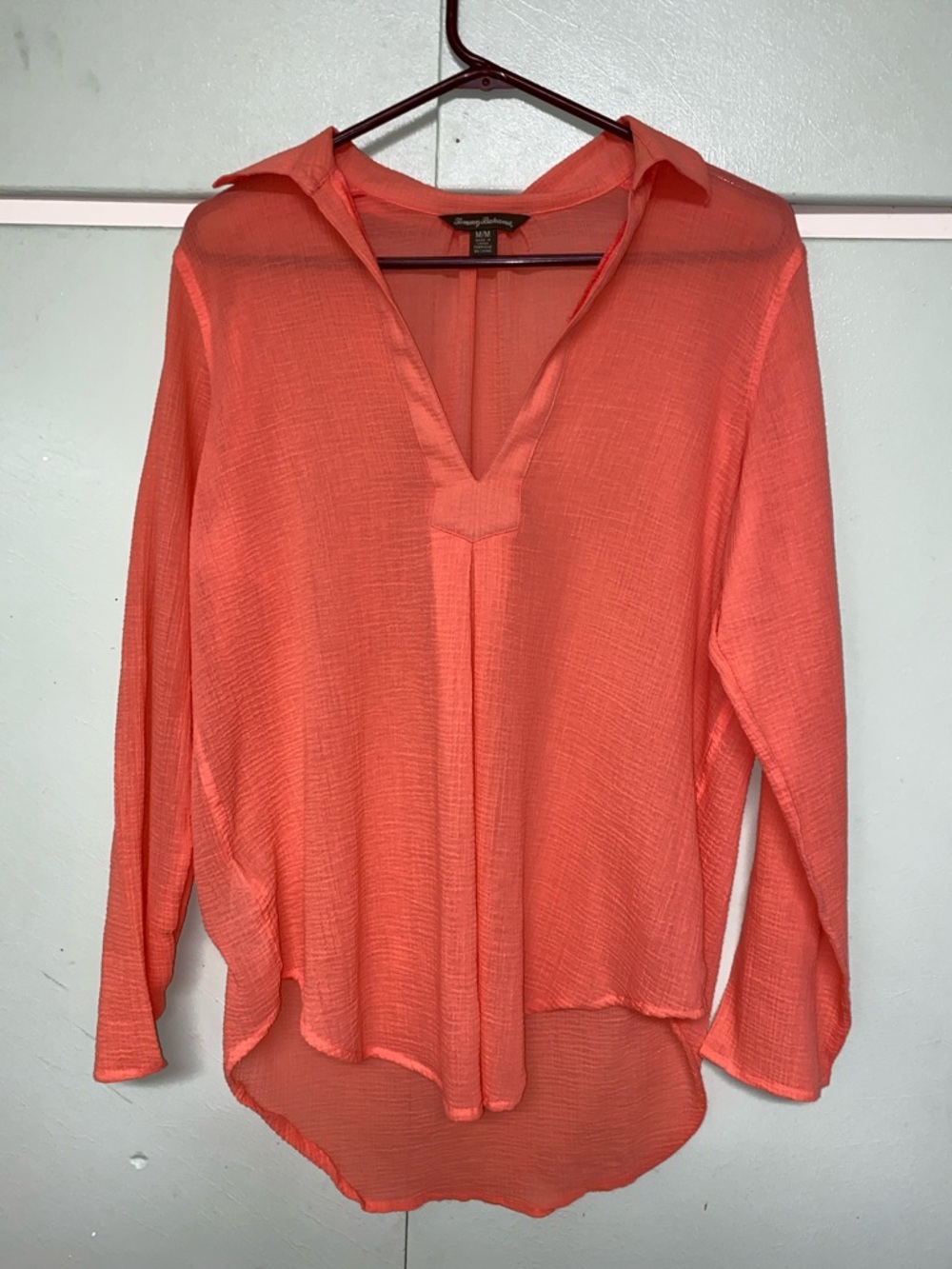 Tommy Bahama Peach V-Neck Blouse women’s size Medium